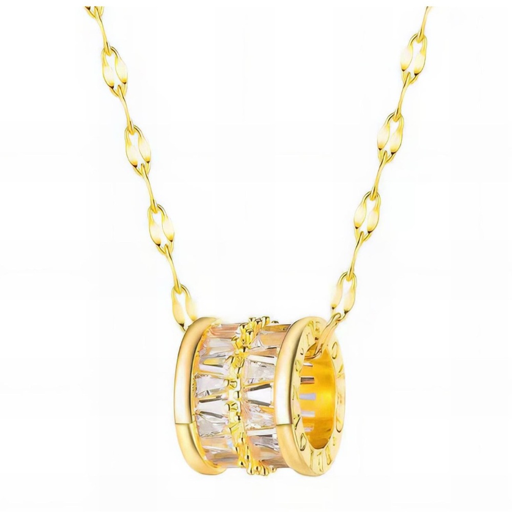Elegant Gold and Crystal Necklace